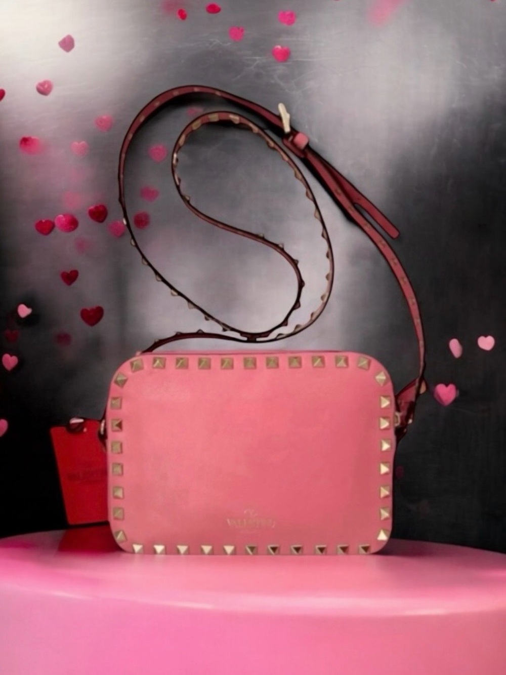 🆕💗Valentino Garavani PINK Calfskin Rockstud Mini Crossbody Camera Bag GHW